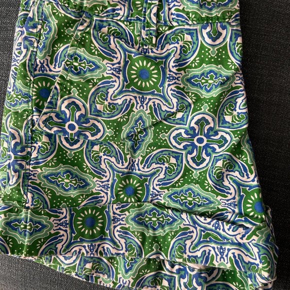 Italian tile inspired crew shorts - Picture 2 of 3